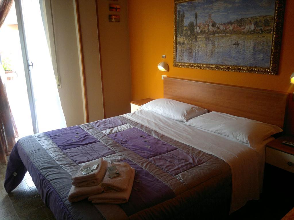 Hotel Simon Rimini Szoba fotó