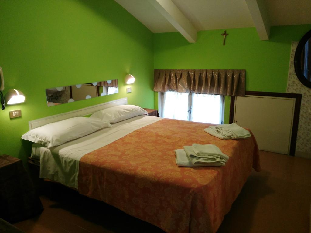 Hotel Simon Rimini Kültér fotó