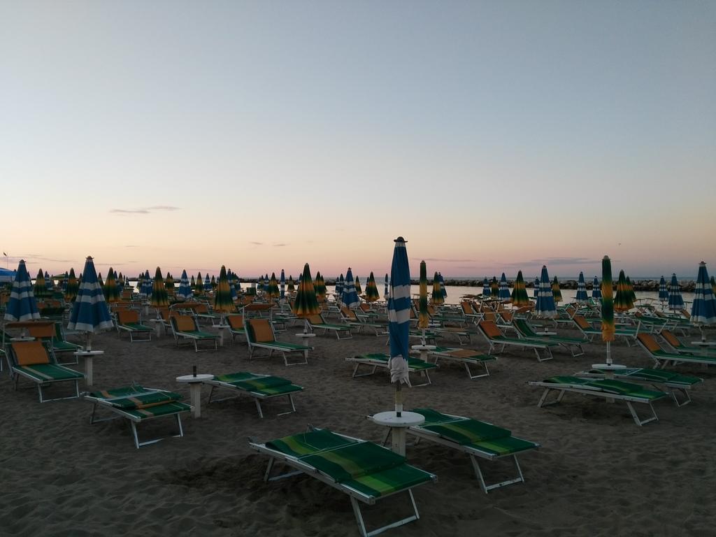 Hotel Simon Rimini Kültér fotó