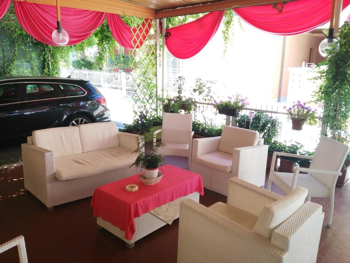 Hotel Simon Rimini Kültér fotó