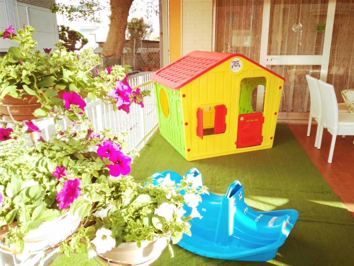 Hotel Simon Rimini Kültér fotó